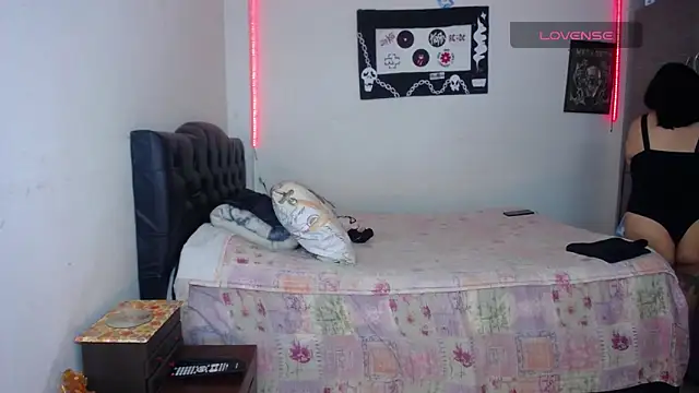 pinky violeta online show from March 26, 2026, 1:42 pm