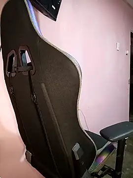 Snapshot of kanyat_ chatting on November 21, 2025, 5:12 pm kanyat online show from November 21, 2025, 5:12 pm