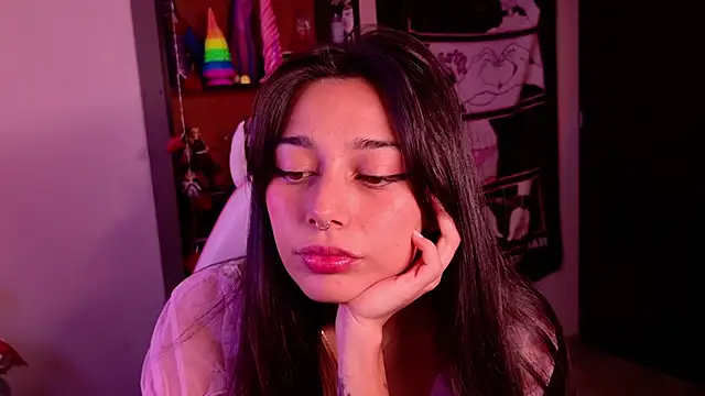 amber yull online show from May 15, 2026, 2:26 pm