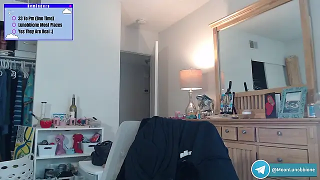 Snapshot of Lunobbione chatting on February 21, 2026, 5:37 pm Lunobbione online show from February 21, 2026, 5:37 pm