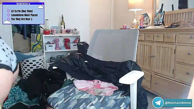 Snapshot of Lunobbione chatting on February 25, 2026, 8:08 pm Lunobbione online show from February 25, 2026, 8:08 pm