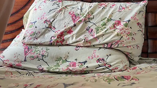 reenaverma online show from December 2, 2025, 9:44 am