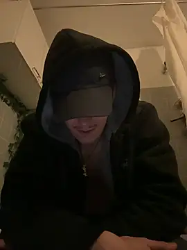 Snapshot of Toyjungee chatting on January 15, 2025, 8:16 pm Toyjungee online show from January 15, 2025, 8:16 pm