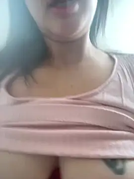 Sarahkhaalifa online show from May 19, 2026, 8:21 am