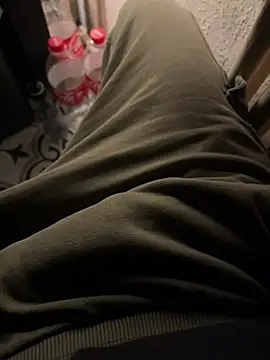 Snapshot of Nando chatting on February 18, 2026, 5:42 pm Nando online show from February 18, 2026, 5:42 pm