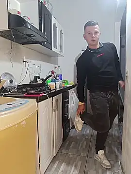 catire2323 online show from February 6, 2026, 1:01 am