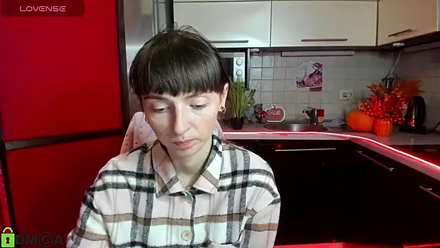 TayanaJons online show from December 2, 2025, 8:05 am