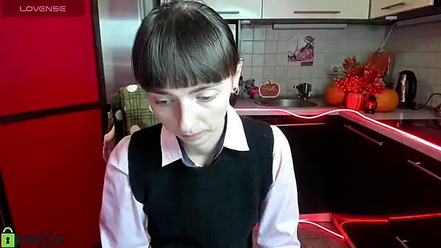 TayanaJons online show from November 13, 2025, 7:56 am