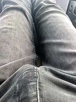 Freezing Duck online show from February 21, 2026, 12:29 pm