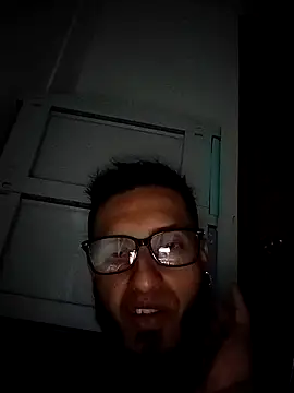 Snapshot of leo_logan chatting on December 22, 2025, 6:13 am leo logan online show from December 22, 2025, 6:13 am