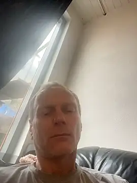 Martinpublic online show from December 3, 2025, 10:58 am