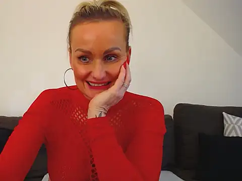 Daryyna online show from November 7, 2025, 12:53 pm