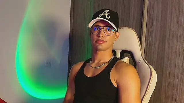 Snapshot of Jimmy_Leeh_ chatting on October 12, 2025, 11:17 pm Jimmy Leeh online show from October 12, 2025, 11:17 pm