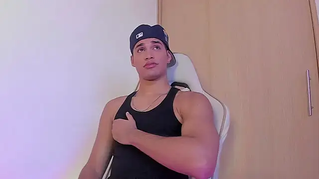 Snapshot of Jimmy_Leeh_ chatting on December 14, 2024, 9:35 pm Jimmy Leeh online show from December 14, 2024, 9:35 pm