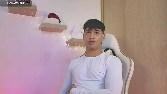 Snapshot of Jimmy_Leeh_ chatting on December 23, 2024, 11:49 pm Jimmy Leeh online show from December 23, 2024, 11:49 pm