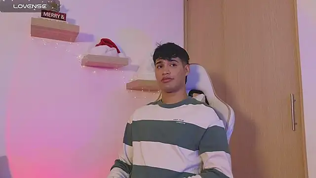 Snapshot of Jimmy_Leeh_ chatting on January 4, 2025, 8:37 pm Jimmy Leeh online show from January 4, 2025, 8:37 pm