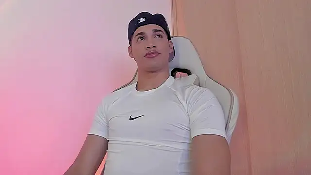 Snapshot of Jimmy_Leeh_ chatting on December 8, 2024, 11:08 pm Jimmy Leeh online show from December 8, 2024, 11:08 pm