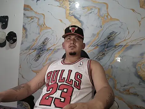 Snapshot of myke_andrade chatting on February 12, 2026, 5:29 am myke andrade online show from February 12, 2026, 5:29 am