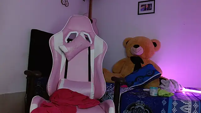 Dakota bumm online show from November 16, 2025, 2:05 am