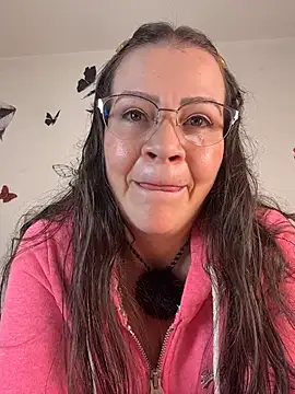 Snapshot of selena369 chatting on November 23, 2025, 10:31 pm selena369 online show from November 23, 2025, 10:31 pm