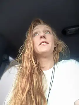Snapshot of GoldenFlameGoddess chatting on March 18, 2025, 5:55 pm GoldenFlameGoddess online show from March 18, 2025, 5:55 pm