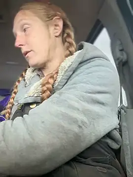 GoldenFlameGoddess online show from April 12, 2026, 7:28 pm