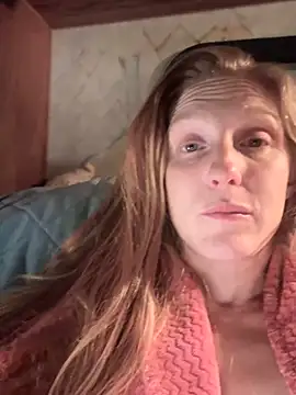 Snapshot of GoldenFlameGoddess chatting on March 6, 2025, 4:07 pm GoldenFlameGoddess online show from March 6, 2025, 4:07 pm