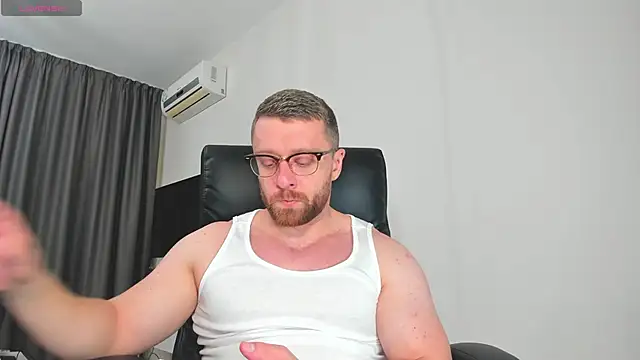 Findom guy online show from December 21, 2025, 4:41 pm