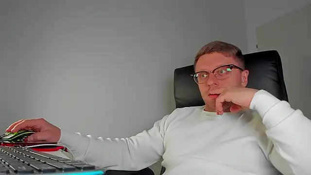 Findom guy online show from March 18, 2025, 4:28 pm