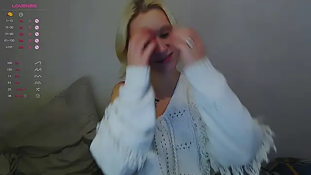 Snapshot of amelia_lye chatting on December 19, 2025, 12:51 pm amelia lye online show from December 19, 2025, 12:51 pm