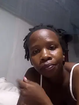 Snapshot of Queentesi chatting on February 25, 2025, 6:01 pm Queentesi online show from February 25, 2025, 6:01 pm