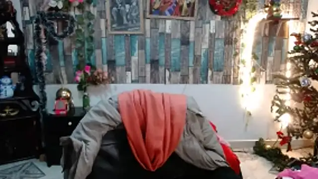 KarimaSarabe online show from December 15, 2025, 8:36 pm