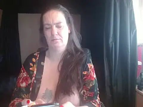 Snapshot of SimoneMoore chatting on February 17, 2025, 5:34 pm SimoneMoore online show from February 17, 2025, 5:34 pm