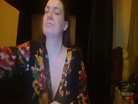 Snapshot of SimoneMoore chatting on February 26, 2025, 1:36 am SimoneMoore online show from February 26, 2025, 1:36 am