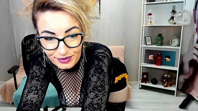 Snapshot of Cassandra_Hotty chatting on March 4, 2025, 7:41 am Cassandra Hotty online show from March 4, 2025, 7:41 am