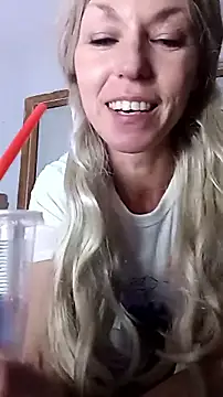 Snapshot of cammyquart chatting on February 17, 2026, 5:16 am cammyquart online show from February 17, 2026, 5:16 am