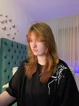  Chlo  e online show from March 11, 2025, 11:47 pm