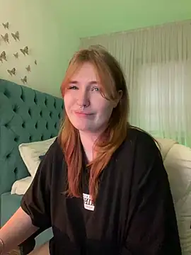  Chlo  e online show from March 6, 2025, 5:03 am