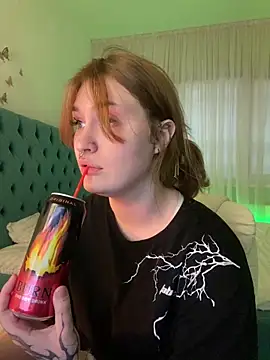  Chlo  e online show from March 7, 2025, 5:08 am