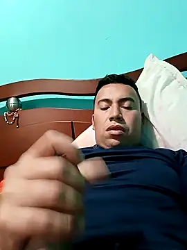 Diego leon27 online show from December 27, 2024, 7:57 pm