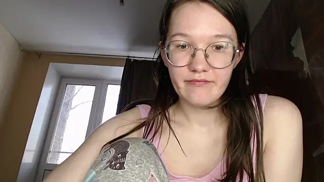 Snapshot of MiriamOr chatting on February 14, 2025, 10:28 am MiriamOr online show from February 14, 2025, 10:28 am