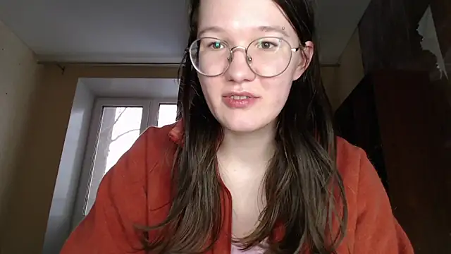 Snapshot of MiriamOr chatting on February 14, 2025, 1:29 pm MiriamOr online show from February 14, 2025, 1:29 pm