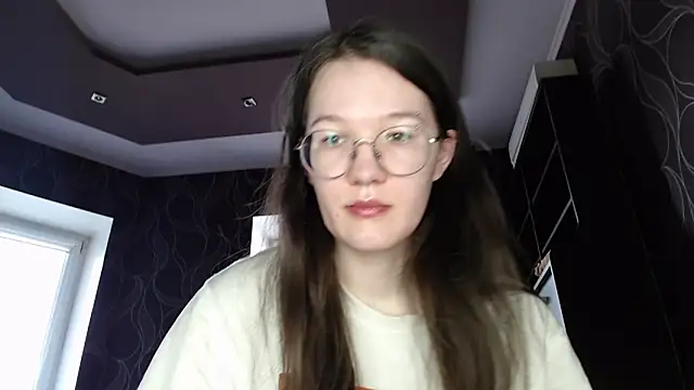 Snapshot of MiriamOr chatting on March 10, 2025, 8:39 am MiriamOr online show from March 10, 2025, 8:39 am