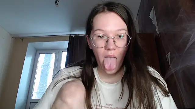 Snapshot of MiriamOr chatting on January 20, 2025, 10:29 am MiriamOr online show from January 20, 2025, 10:29 am