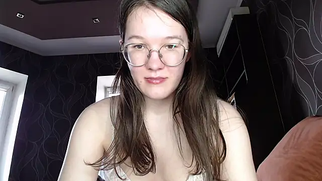 Snapshot of MiriamOr chatting on March 10, 2025, 11:45 am MiriamOr online show from March 10, 2025, 11:45 am