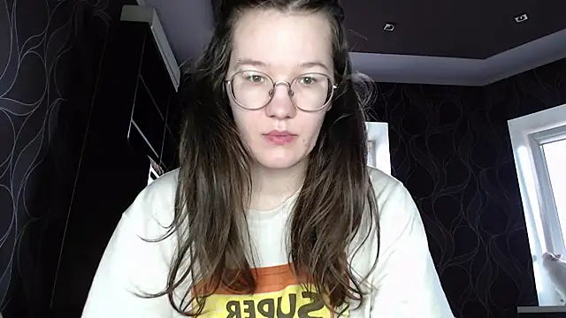 Snapshot of MiriamOr chatting on March 11, 2025, 7:46 am MiriamOr online show from March 11, 2025, 7:46 am