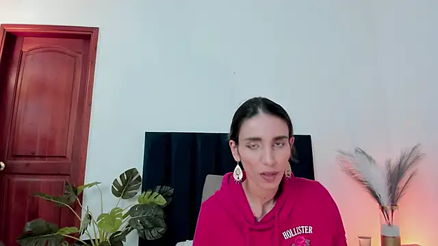 Nina Cavaali online show from March 7, 2025, 6:11 pm