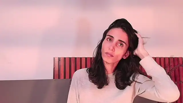 Nina Cavaali online show from October 30, 2025, 6:27 pm