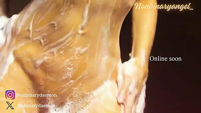 Nonbinaryangel  online show from February 26, 2025, 12:09 am