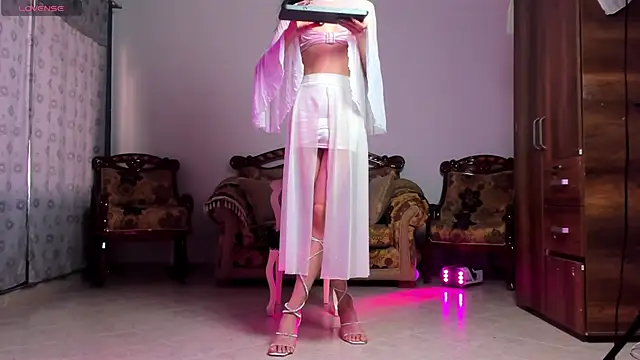 Nonbinaryangel  online show from February 3, 2025, 10:00 pm